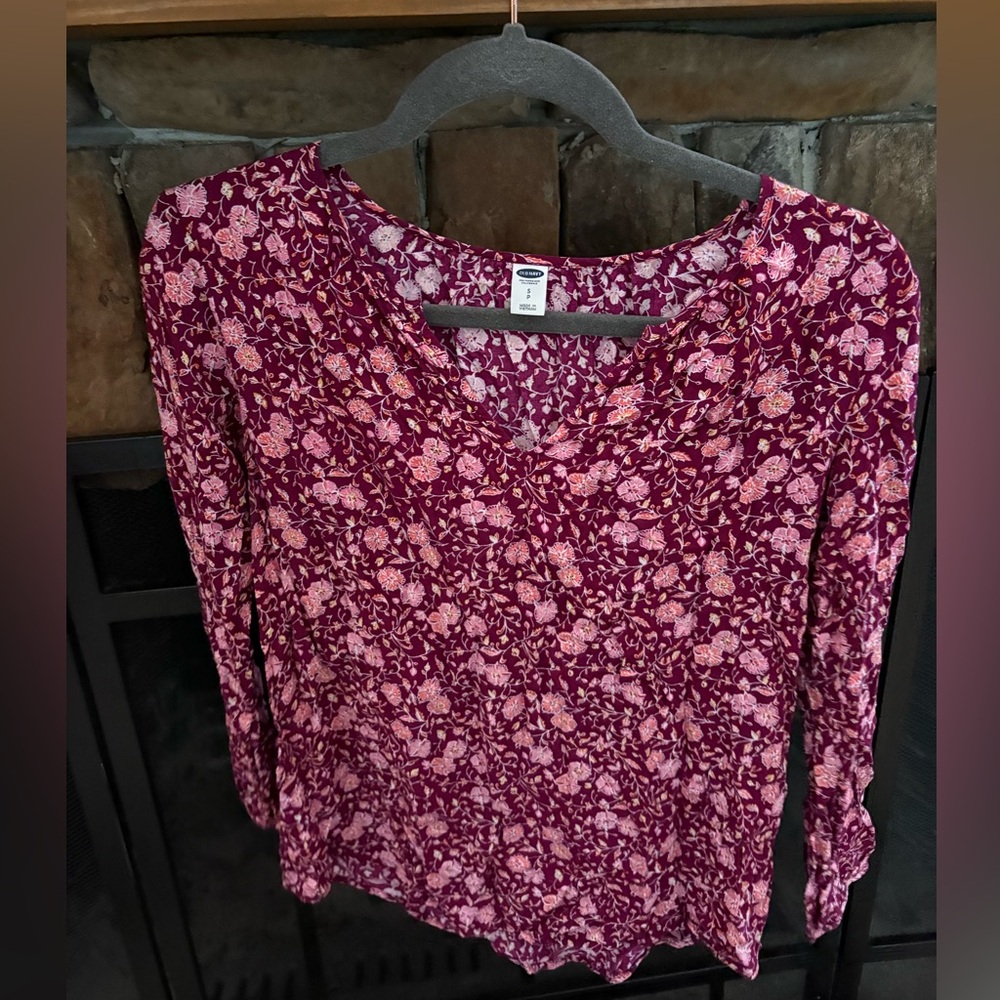 Old Navy Red and Pink Fitted Blouse